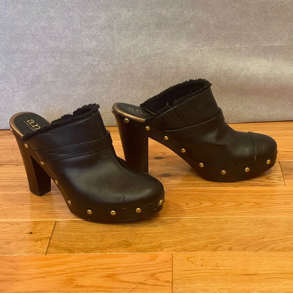 a.n.a A New Approach  Size 7M  Block Heel Sandals